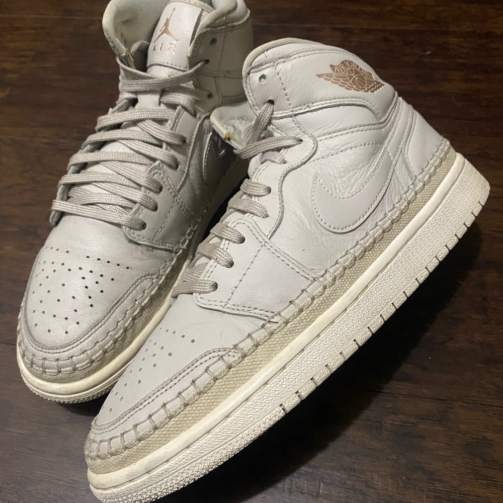 Air Jordan 1 High Retro Premium Desert Sand womens size 9 shoes